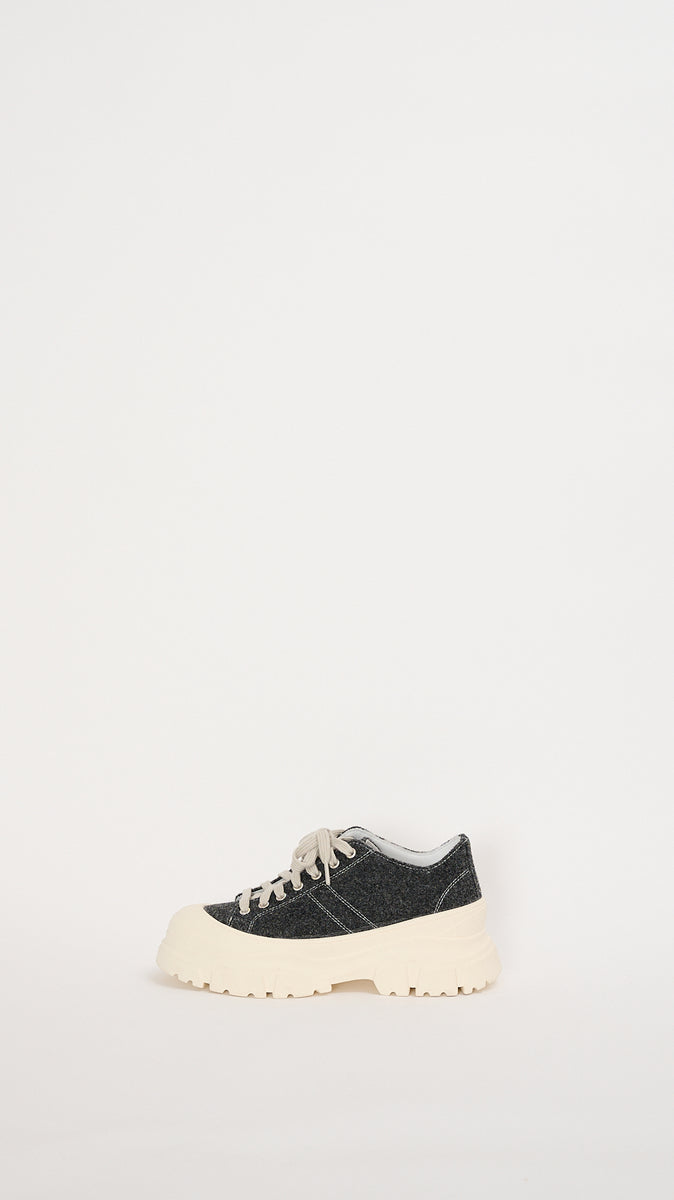 SOFIE D'HOORE*足元から品格を演出*フェアウェイ スニーカー Sofie D'Hoore Fairway Sneakers in Black – Diamond Dream