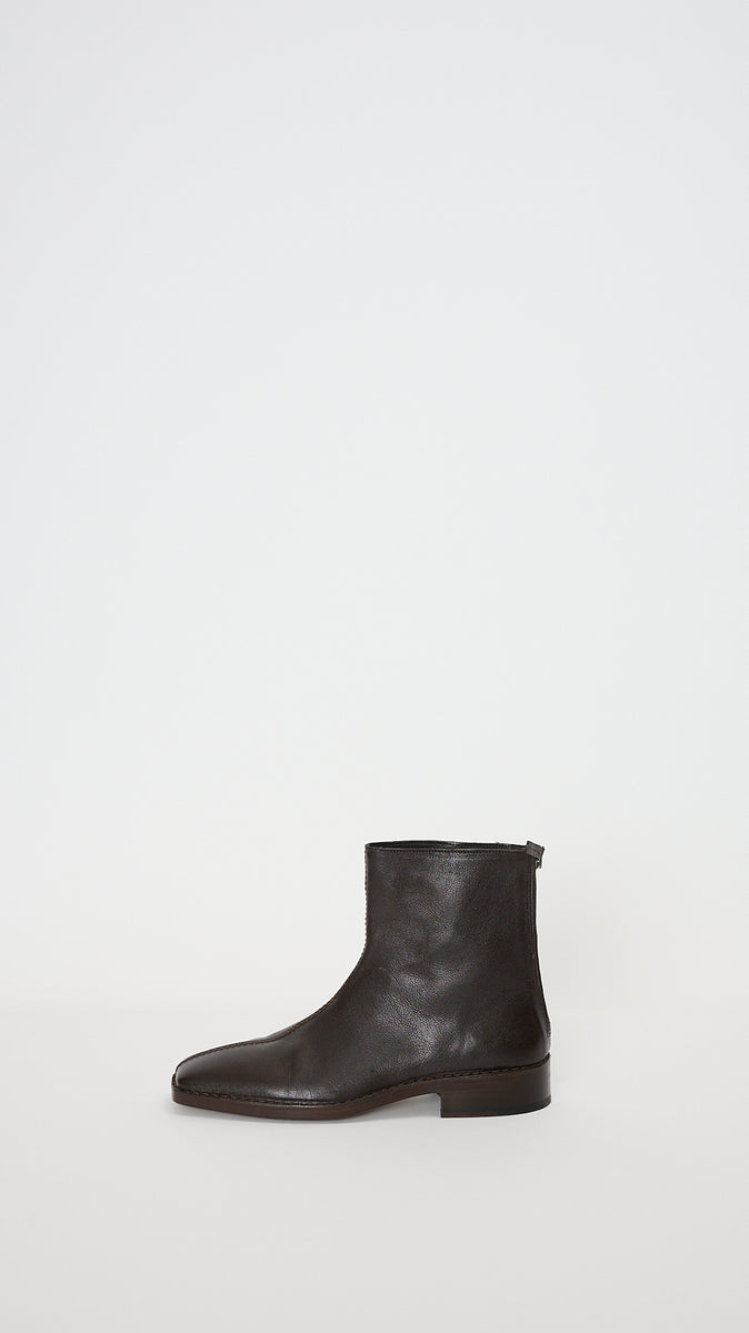 Lemaire Piped Zipped Boots in Mushroom – Diamond Dream 