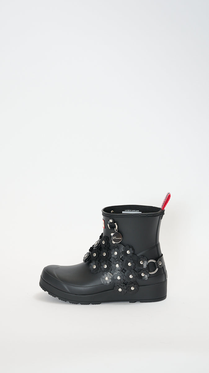 Noir Kei Ninomiya x Hunter Chain Rubber Rain Boots in Black