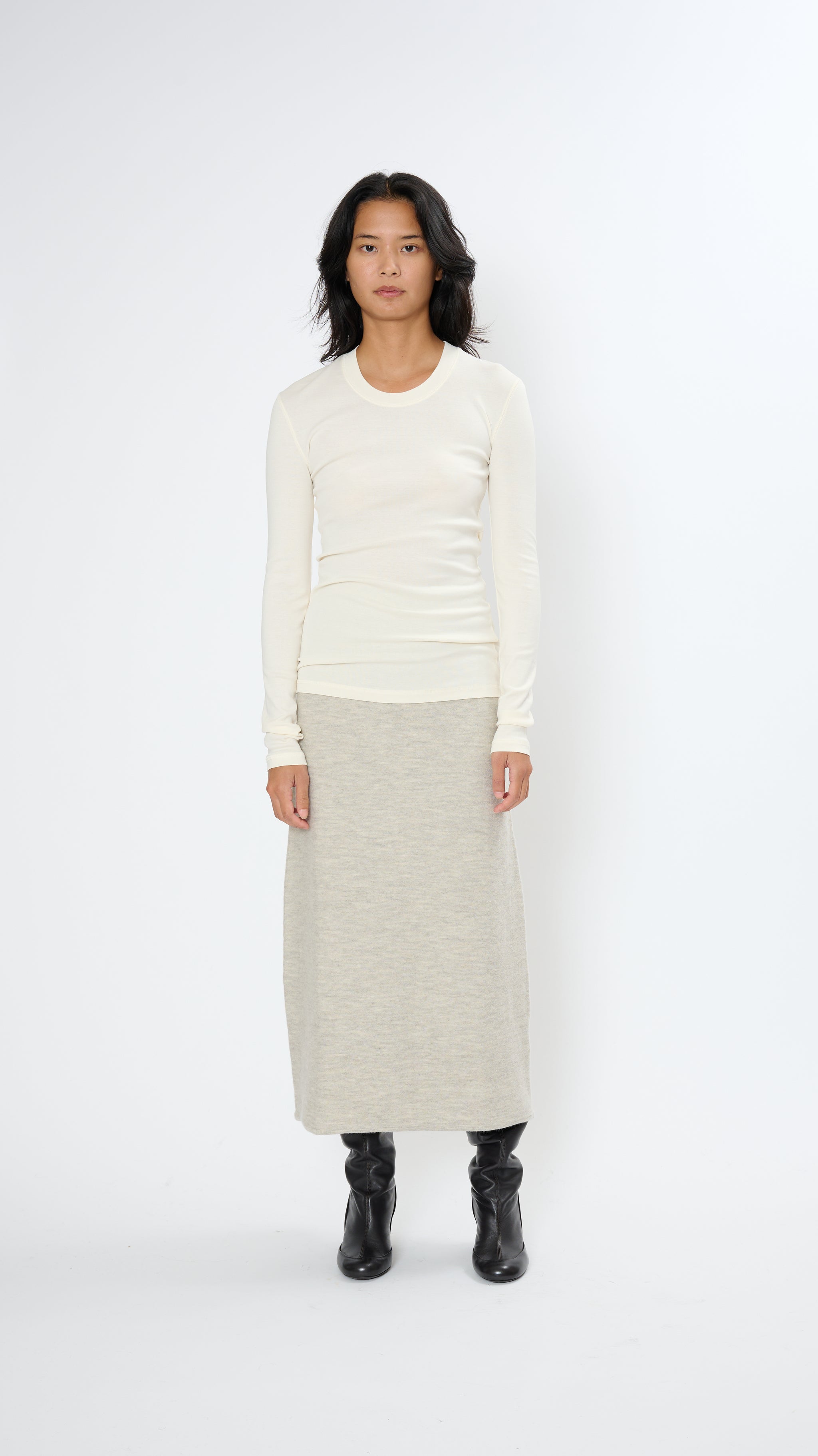 【LEMAIRE】リブロングスリーブTシャツ ライトクリーム DD_08132024_788_2048x.jpg?v=