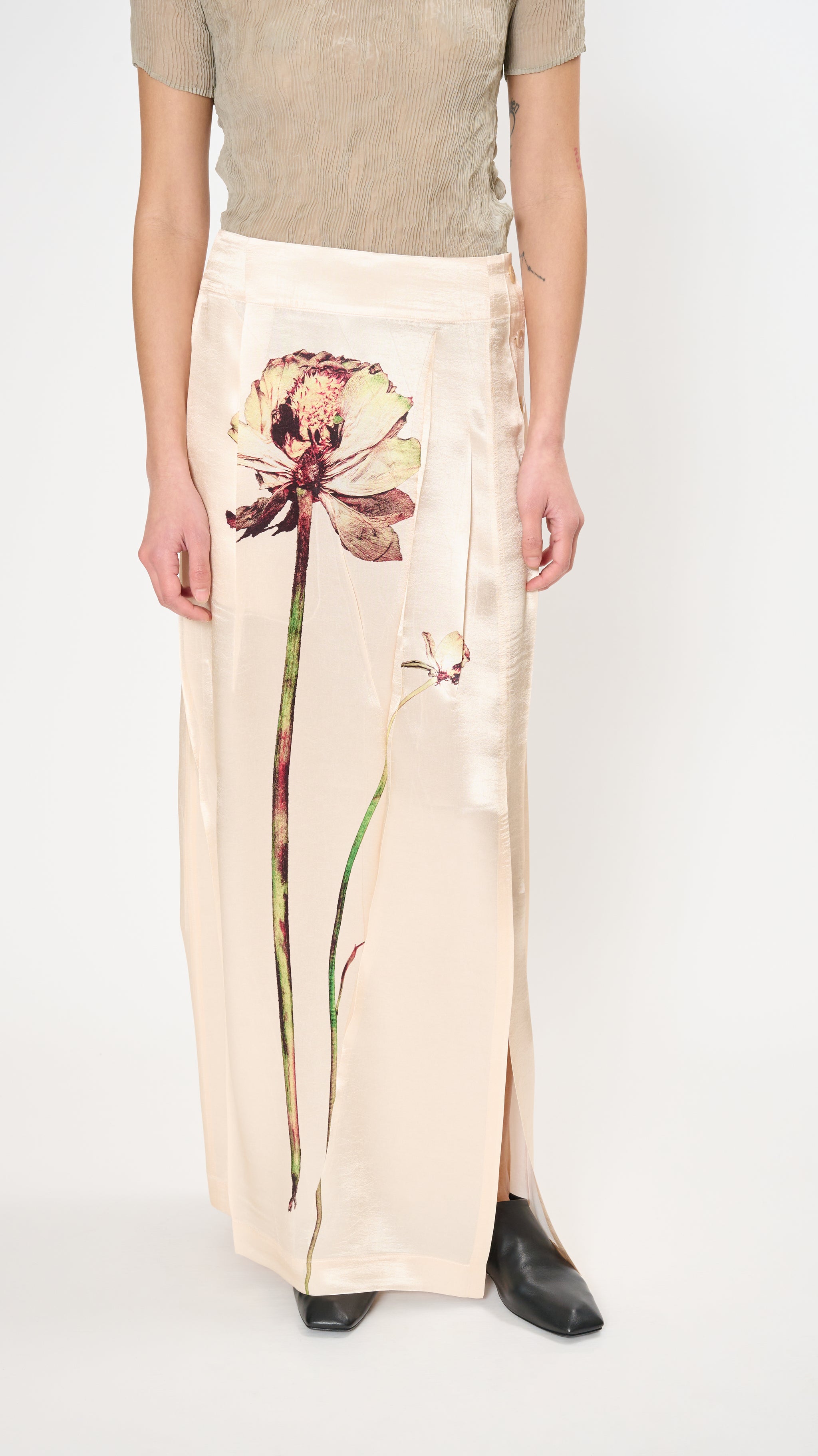 スカート ISSEY MIYAKE SS25 PRESSED FLORA PLEATS SKIRT (IM56FG647 96) Issey Miyake Pressed Flora Skirt in Ranunculusa – Diamond